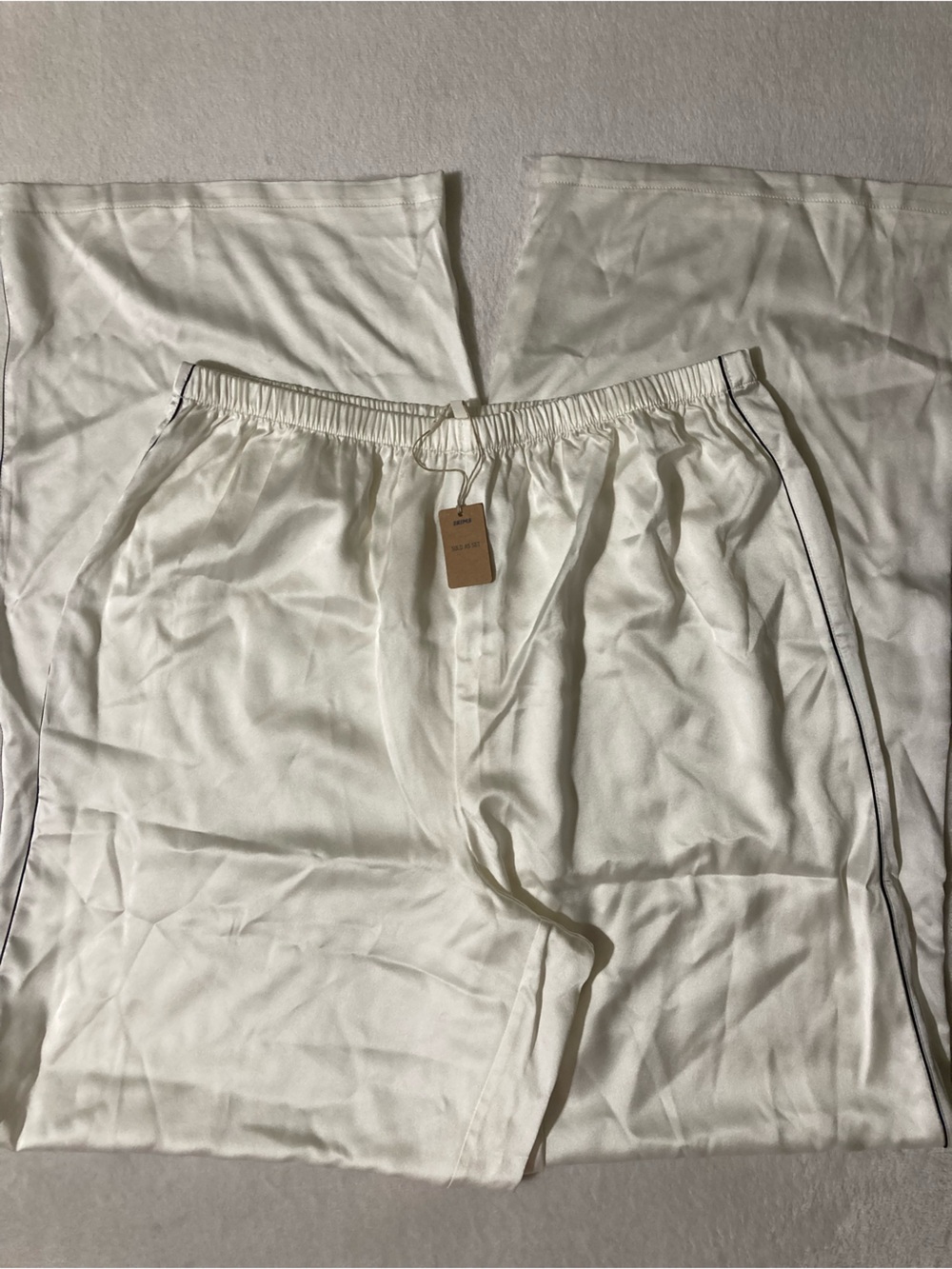 SKIMS Silk Pajama Set S - Picture 11 of 15